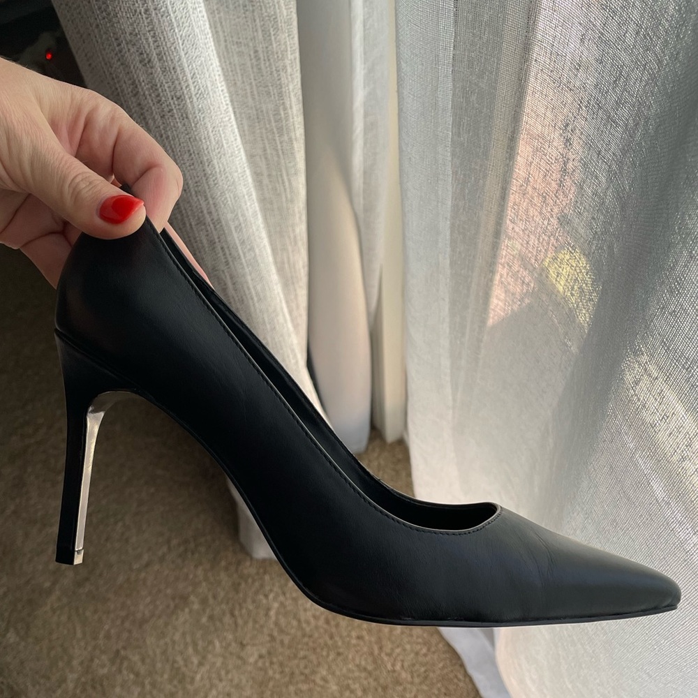 Charles Davis black heels size 9